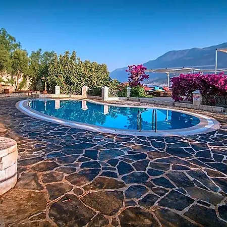 Korsanada Kaş